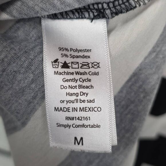 LuLaRoe Classic Tee M Black White Striped Hi Low Top - Picture 4 of 5